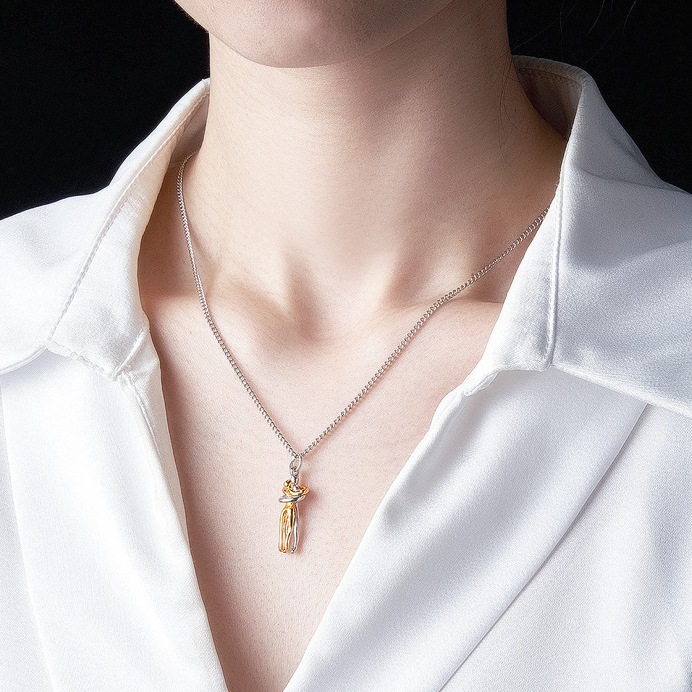 Trendy Hug Pendant Necklace for Women – Romantic Gift